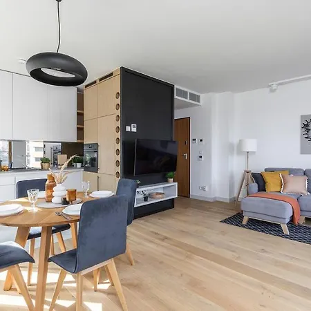 Superapart Okrzei 2, Urban Oasis With Views Varsó