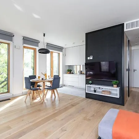 Superapart Okrzei 2, Urban Oasis With Views * Warszawa