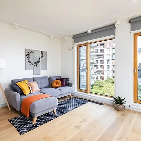 Superapart Okrzei 2, Urban Oasis With Views 아파트 *