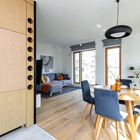 Superapart Okrzei 2, Urban Oasis With Views شقة وارسو