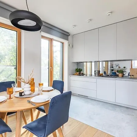 Superapart Okrzei 2, Urban Oasis With Views